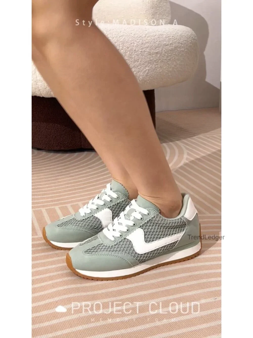 Women's Memory Foam Sneakers Lightweight Lace Up Comfort Shoes